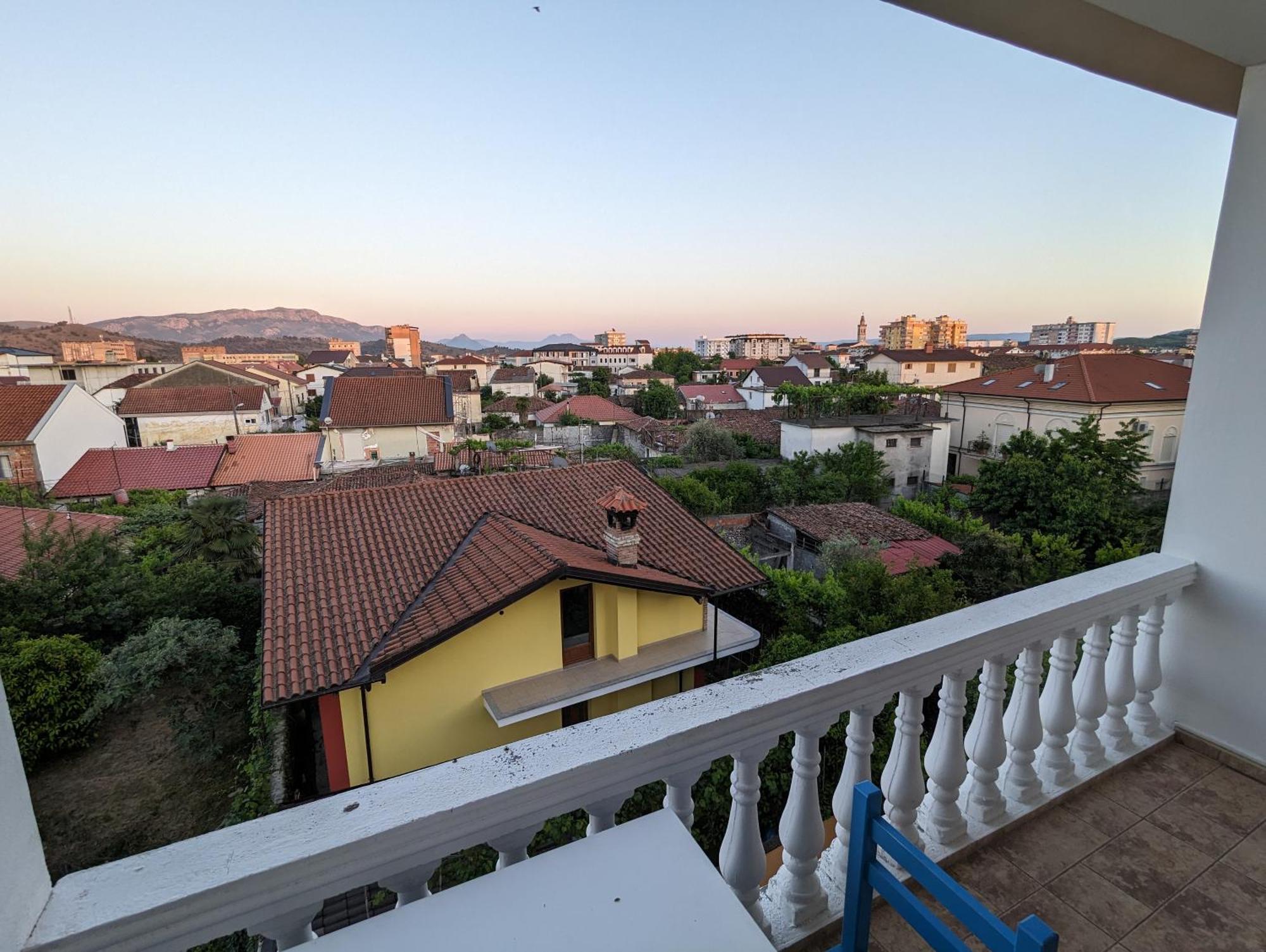 Tias Hostel Shkoder Luaran gambar