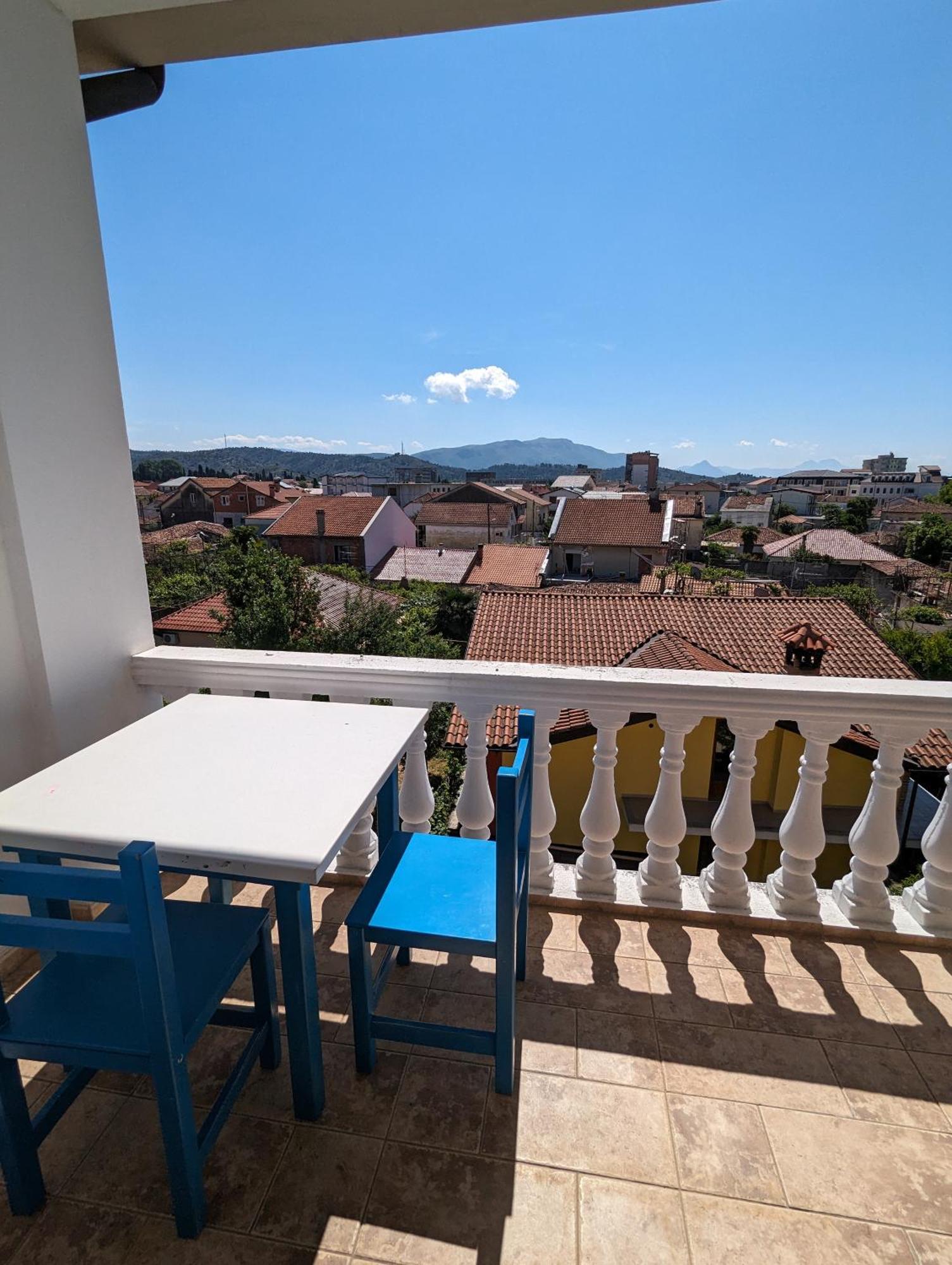 Tias Hostel Shkoder Luaran gambar