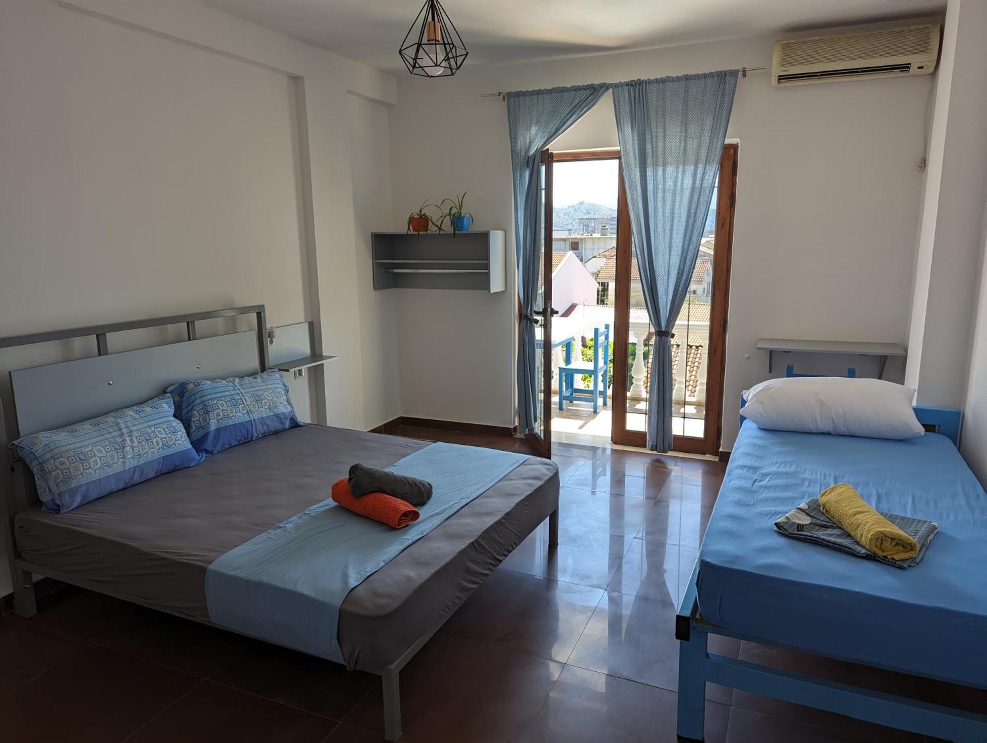 Tias Hostel Shkoder Luaran gambar