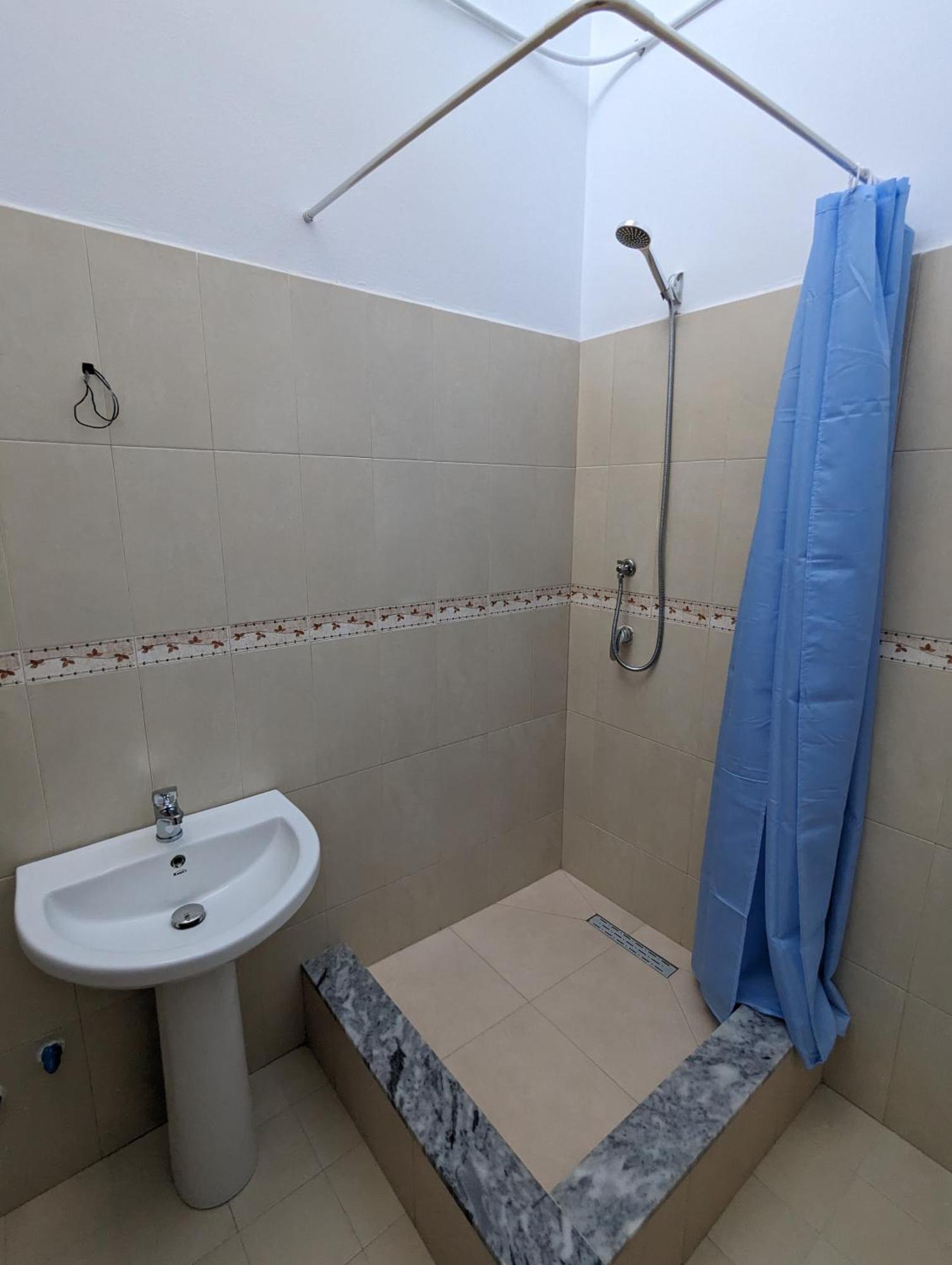 Tias Hostel Shkoder Luaran gambar