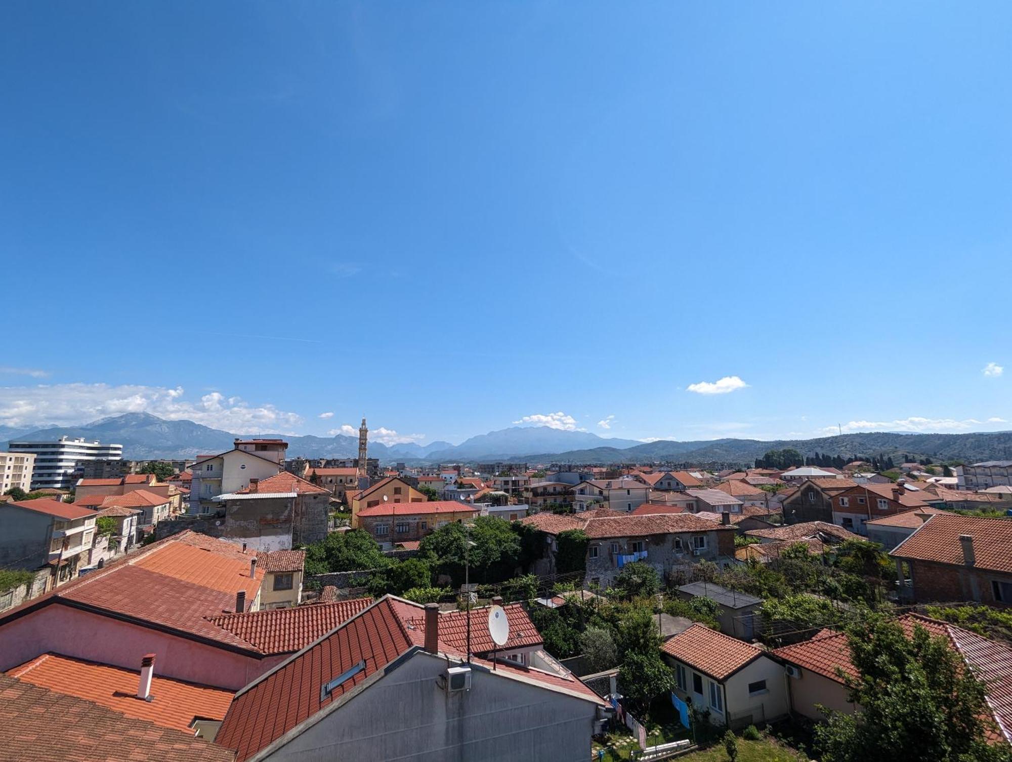 Tias Hostel Shkoder Luaran gambar